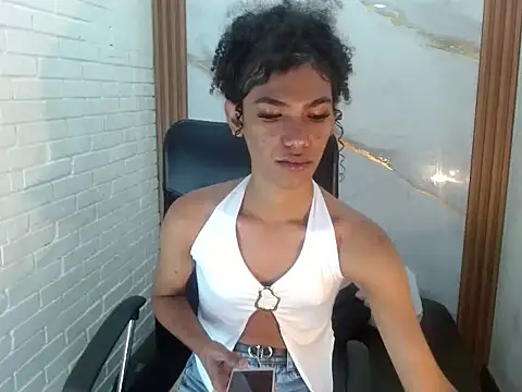 Penelopee Rouse online show from October 31, 2025, 12:46 pm