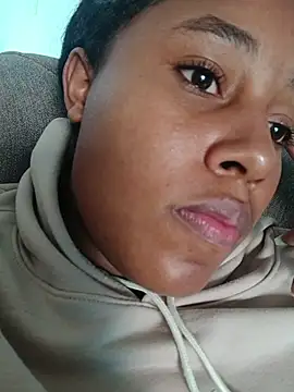 Snapshot of MoniqueMulberry chatting on October 29, 2025, 7:13 pm MoniqueMulberry online show from October 29, 2025, 7:13 pm