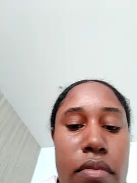 Snapshot of MoniqueMulberry chatting on November 5, 2025, 7:28 pm MoniqueMulberry online show from November 5, 2025, 7:28 pm