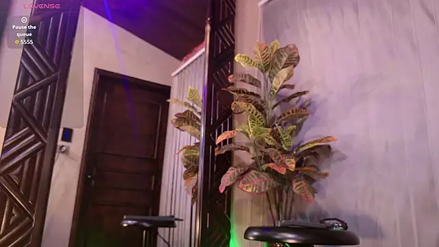 Snapshot of Meganreed_ chatting on October 23, 2025, 10:03 am Meganreed online show from October 23, 2025, 10:03 am