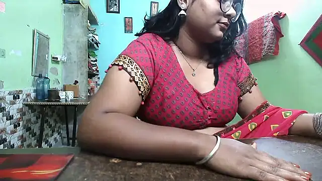 Snapshot of DearKimmi chatting on November 8, 2025, 3:32 am DearKimmi online show from November 8, 2025, 3:32 am