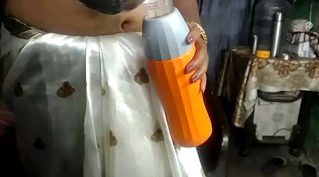 Snapshot of DearKimmi chatting on March 11, 2025, 8:42 pm DearKimmi online show from March 11, 2025, 8:42 pm