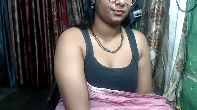 Snapshot of DearKimmi chatting on February 19, 2025, 8:10 pm DearKimmi online show from February 19, 2025, 8:10 pm