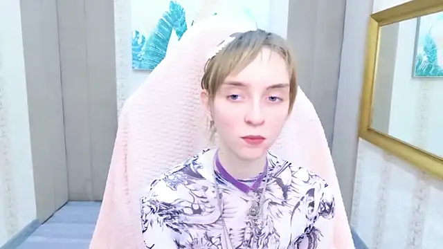 Snapshot of Beverly_Gomes chatting on December 19, 2025, 10:28 am Beverly Gomes online show from December 19, 2025, 10:28 am