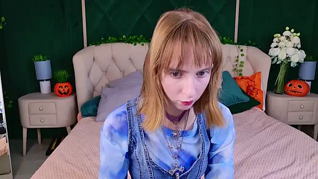 Snapshot of Beverly_Gomes chatting on October 24, 2025, 4:06 pm Beverly Gomes online show from October 24, 2025, 4:06 pm