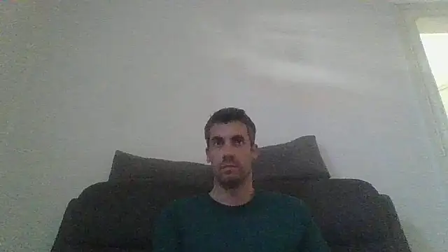 JulioIsHere4you online show from May 22, 2026, 8:45 am