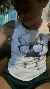 Snapshot of Almendrasexy chatting on December 16, 2025, 4:17 am Almendrasexy online show from December 16, 2025, 4:17 am