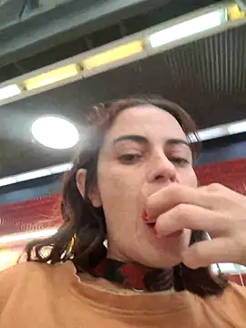 Snapshot of Almendrasexy chatting on November 2, 2025, 4:56 pm Almendrasexy online show from November 2, 2025, 4:56 pm