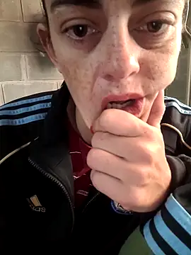 Snapshot of Almendrasexy chatting on October 22, 2025, 11:53 am Almendrasexy online show from October 22, 2025, 11:53 am