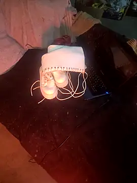 Snapshot of Almendrasexy chatting on November 2, 2025, 4:28 am Almendrasexy online show from November 2, 2025, 4:28 am