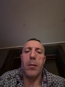 Snapshot of ruberofre chatting on December 21, 2025, 2:24 am ruberofre online show from December 21, 2025, 2:24 am