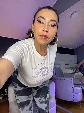 Snapshot of Samantha_Milf__ chatting on December 14, 2025, 12:55 pm Samantha Milf online show from December 14, 2025, 12:55 pm