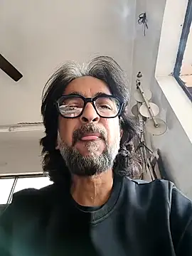 Snapshot of malhotra21 chatting on November 21, 2025, 9:30 am malhotra21 online show from November 21, 2025, 9:30 am