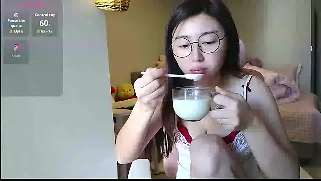 Snapshot of Diva_VVN chatting on December 5, 2025, 5:39 am Diva VVN online show from December 5, 2025, 5:39 am