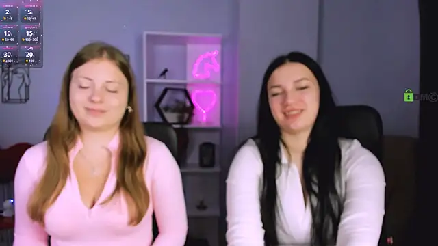 Snapshot of melani_bumm chatting on October 2, 2025, 7:01 am melani bumm online show from October 2, 2025, 7:01 am