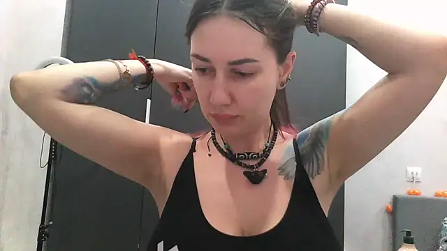 Snapshot of Quelysha chatting on October 31, 2025, 6:48 pm Quelysha online show from October 31, 2025, 6:48 pm