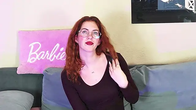 CaitlinMoon online show from October 9, 2025, 3:07 am