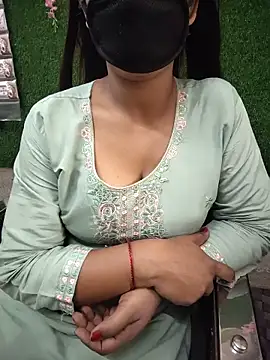 Snapshot of your_favourite_bhabhi chatting on July 2, 2026, 7:14 am your favourite bhabhi online show from July 2, 2026, 7:14 am