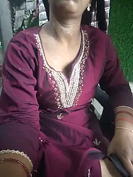 Snapshot of your_favourite_bhabhi chatting on July 29, 2026, 7:07 am your favourite bhabhi online show from July 29, 2026, 7:07 am
