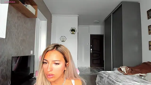 Snapshot of Anya_Belle chatting on September 25, 2025, 5:02 am Anya Belle online show from September 25, 2025, 5:02 am