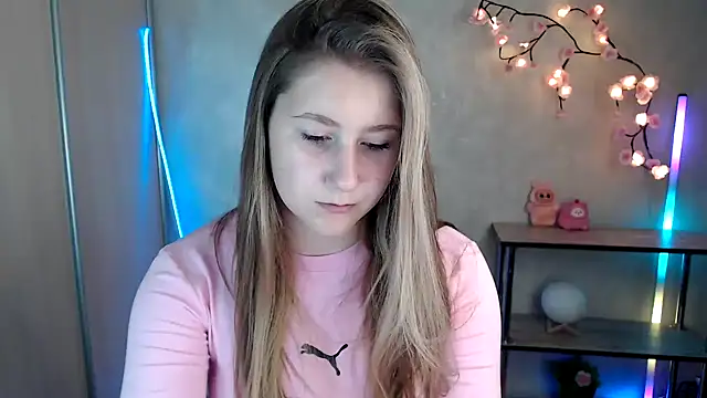Snapshot of Milka_kamila chatting on June 2, 2026, 12:27 pm Milka kamila online show from June 2, 2026, 12:27 pm