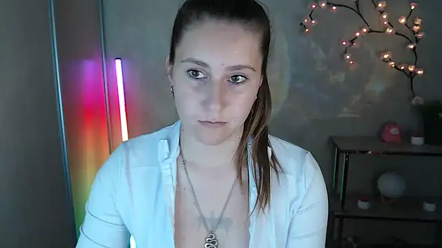 Snapshot of Milka_kamila chatting on July 6, 2026, 3:03 pm Milka kamila online show from July 6, 2026, 3:03 pm