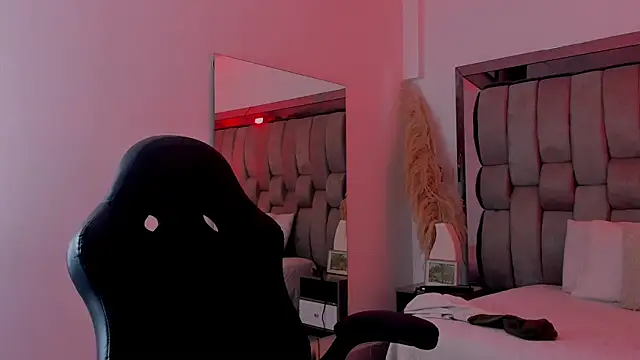 AnnaraLein online show from November 5, 2025, 12:14 am