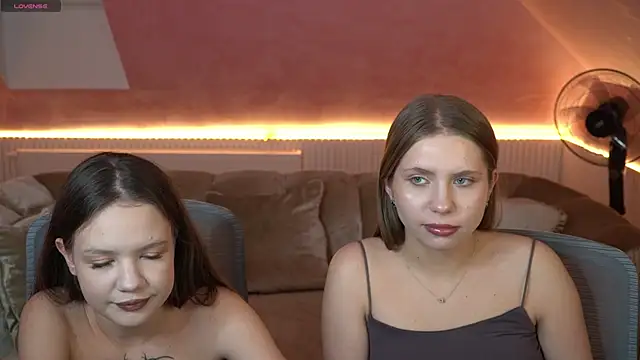 Snapshot of Tiana_Princesss chatting on November 27, 2025, 3:34 pm Tiana Princesss online show from November 27, 2025, 3:34 pm