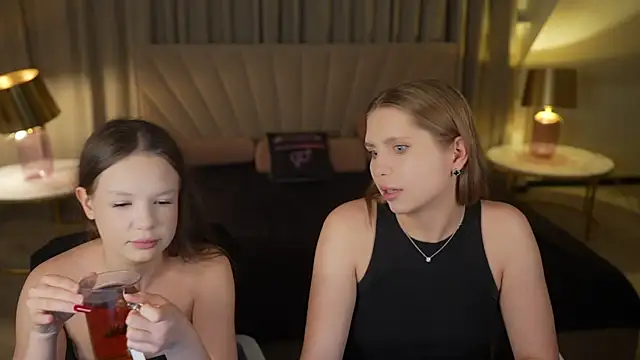 Snapshot of Tiana_Princesss chatting on December 4, 2025, 3:22 pm Tiana Princesss online show from December 4, 2025, 3:22 pm