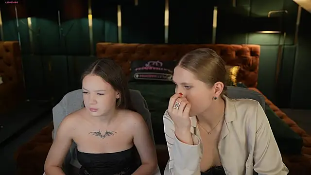 Snapshot of Tiana_Princesss chatting on December 5, 2025, 3:54 pm Tiana Princesss online show from December 5, 2025, 3:54 pm