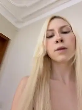 Snapshot of Elven_Elfie chatting on November 27, 2025, 5:19 am Elven Elfie online show from November 27, 2025, 5:19 am