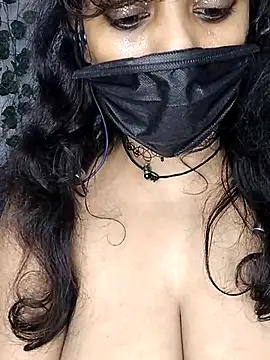 aliyaa9900 online show from November 3, 2025, 11:19 pm