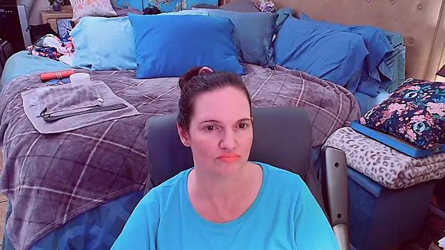 ninajaymes online show from February 1, 2026, 5:06 am