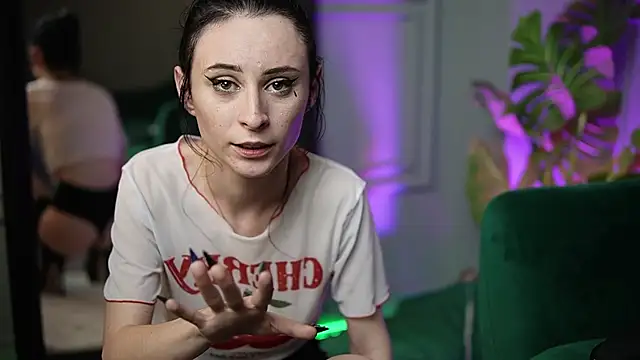 Snapshot of SaraiAngel chatting on December 13, 2025, 8:04 pm SaraiAngel online show from December 13, 2025, 8:04 pm