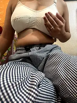 Snapshot of miss_moonikaa chatting on November 28, 2025, 8:36 am miss moonikaa online show from November 28, 2025, 8:36 am