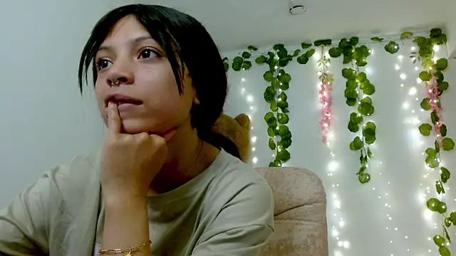 EIVIY1609 online show from November 12, 2025, 2:32 pm