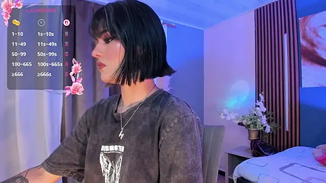 Snapshot of La_Diabla_111_ chatting on February 21, 2026, 8:55 pm La Diabla 111 online show from February 21, 2026, 8:55 pm