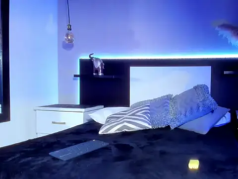 eriikjoness online show from December 14, 2025, 5:51 pm