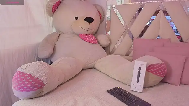 Snapshot of Kenndal_tay chatting on July 14, 2026, 7:31 pm Kenndal tay online show from July 14, 2026, 7:31 pm