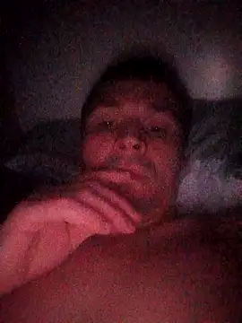 Snapshot of NiceBadgera chatting on December 16, 2025, 10:03 pm NiceBadgera online show from December 16, 2025, 10:03 pm