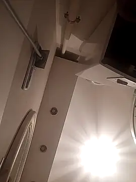 Snapshot of NiceBadgera chatting on December 19, 2025, 7:22 am NiceBadgera online show from December 19, 2025, 7:22 am