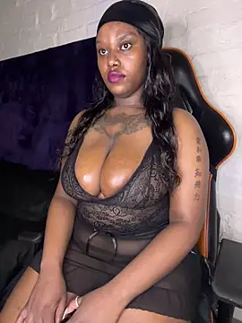 Snapshot of QUEEN_NOBUHLE_777 chatting on February 2, 2026, 10:42 pm QUEEN NOBUHLE 777 online show from February 2, 2026, 10:42 pm