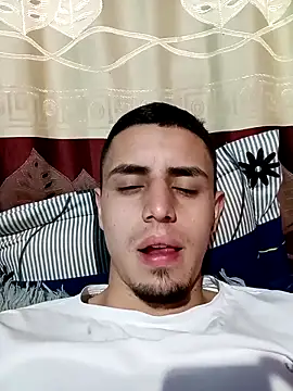 Snapshot of 1C2AM22 chatting on November 13, 2025, 3:32 am 1C2AM22 online show from November 13, 2025, 3:32 am