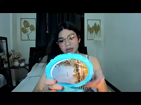 Snapshot of sugarbabeMIKKA chatting on June 26, 2026, 1:39 pm sugarbabeMIKKA online show from June 26, 2026, 1:39 pm