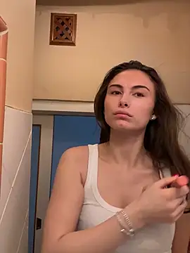 SophiiaStarr online show from February 13, 2026, 2:17 pm