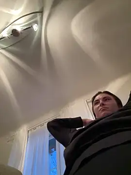 SophiiaStarr online show from April 22, 2026, 6:14 pm