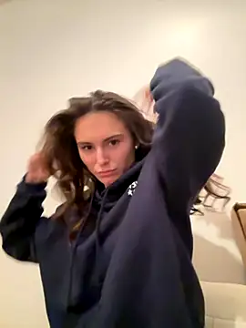 SophiiaStarr online show from October 23, 2025, 5:55 pm