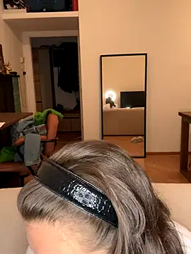 SophiiaStarr online show from September 16, 2025, 6:42 pm