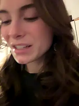 SophiiaStarr online show from December 17, 2025, 7:30 pm