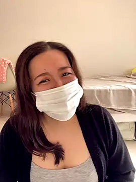 NATSUMI00 online show from October 28, 2025, 5:08 am